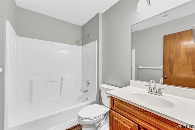 Building Photo - 6630 Erie Rd