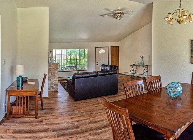 Building Photo - 2559 Janece Dr