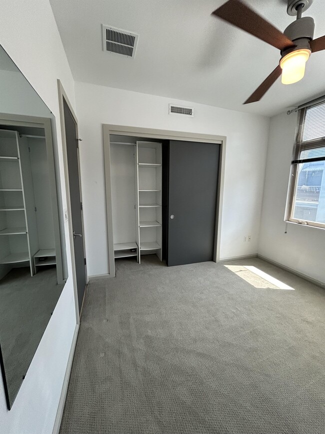 Building Photo - 339 Platinum St SW