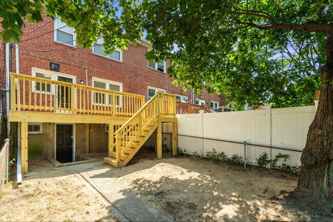 Building Photo - 1344 Walker Ave