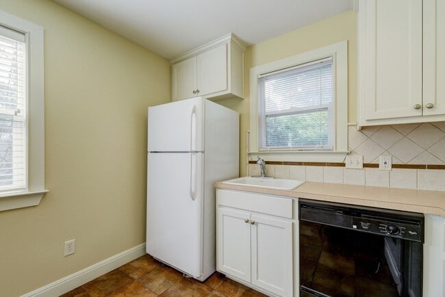 Building Photo - 4527 Avenue B