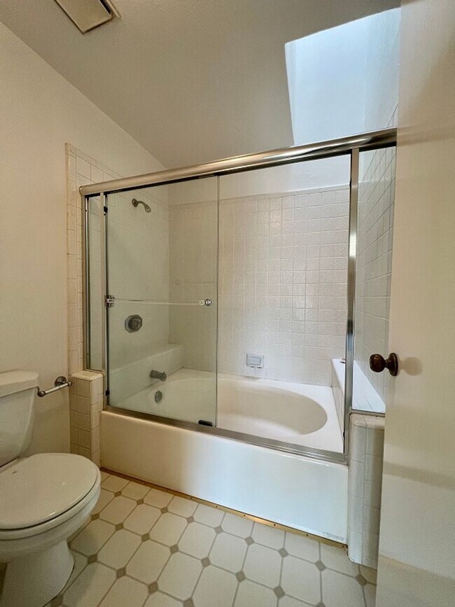 Building Photo - Three Bedroom Napa Condo on River Walk