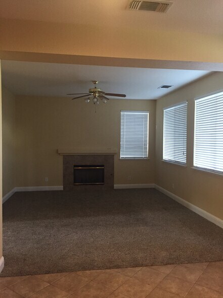 Building Photo - 2141 Buck River St