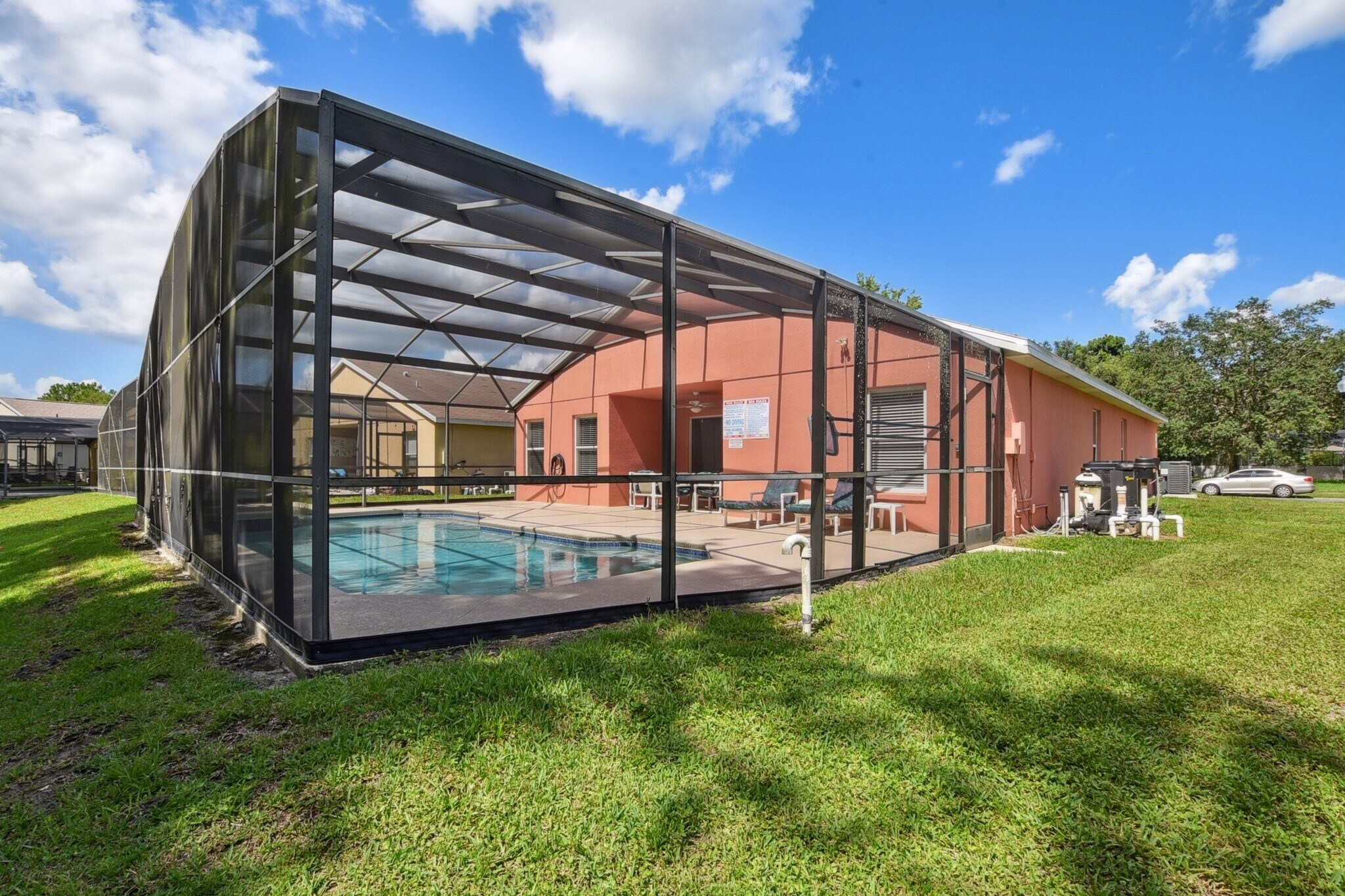 Building Photo - 661 Sandy Ridge Dr