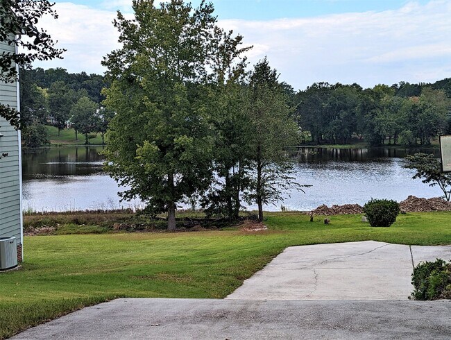 Building Photo - 4320 Willow Lake Rd