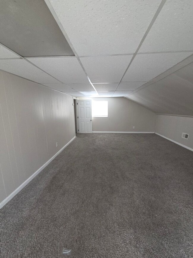 Building Photo - Cute 3 Bedroom Bungalow