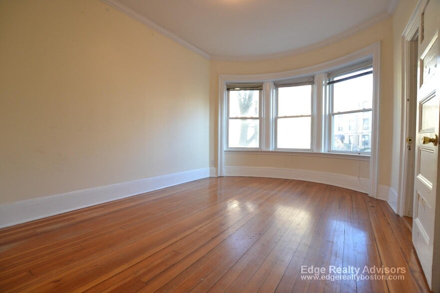 Building Photo - 12A Sutherland Rd