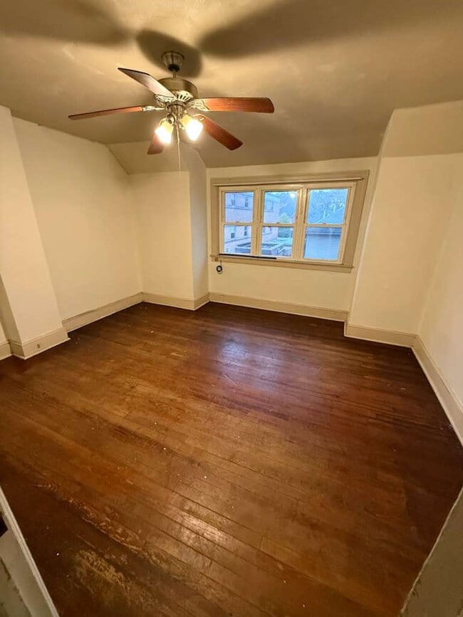 Building Photo - 390 N McKean St