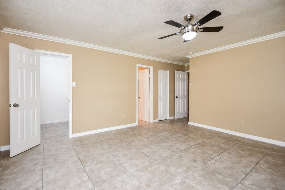 Building Photo - 14606 Leacrest Dr