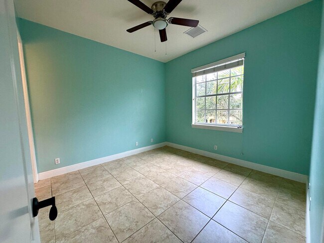 Building Photo - 224 W Bay Cedar Cir