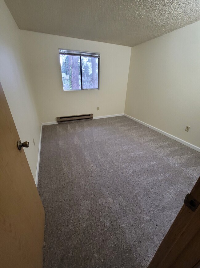 Building Photo - 690 NW Atalanta Way