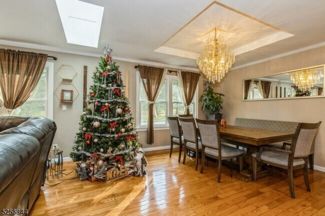 Building Photo - 48 Bellows Ln