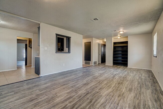 Building Photo - 3 Bed 1.5 Bath Norman