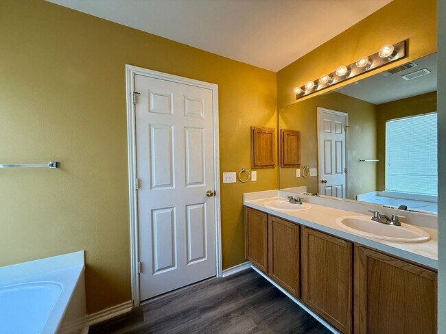 Building Photo - 9526 Vallecito Mesa