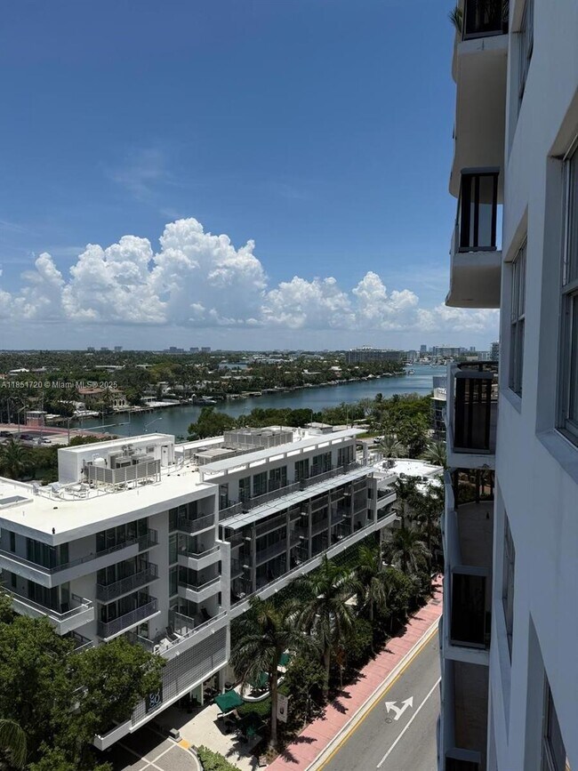 Building Photo - 6039 Collins Ave