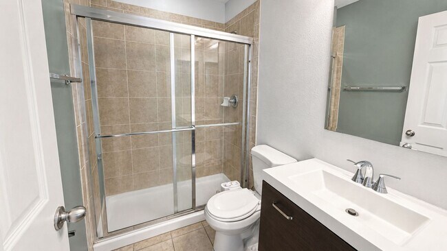 Building Photo - 3105 Seaview Castle Dr
