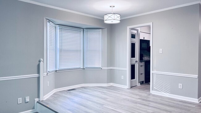 Building Photo - 516 Brent Rd