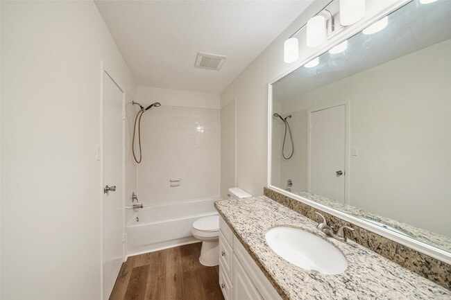 Building Photo - 3018 Sycamore Springs Dr