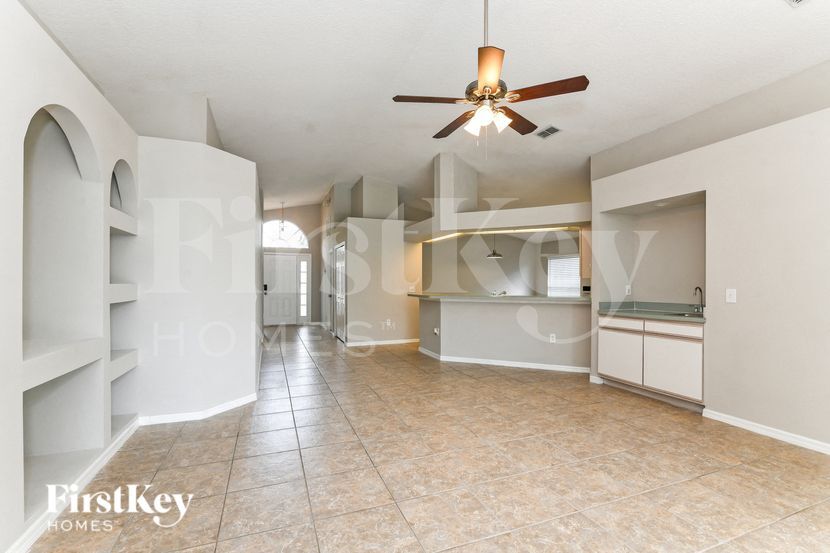 Building Photo - 16426 Coopers Hawk Ave