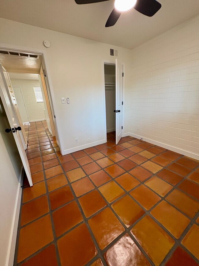 Building Photo - 817 S Melody Ln