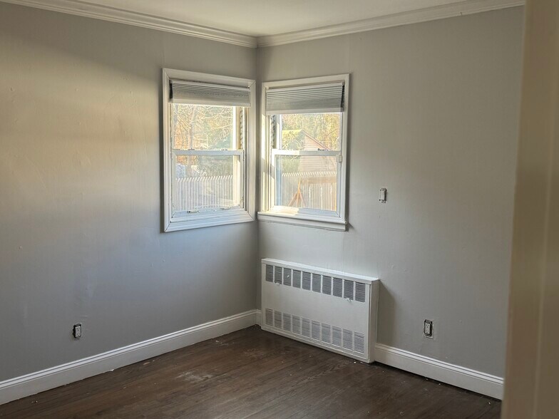 Building Photo - 1239 August Rd