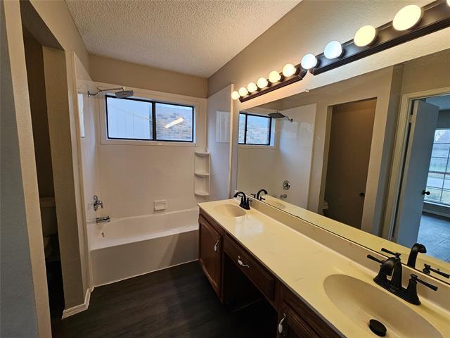 Building Photo - 824 Bailey Dr