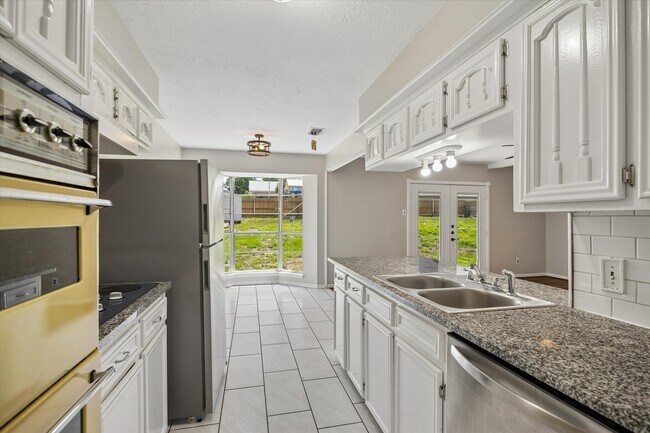 Building Photo - 25114 Spring Ridge Dr