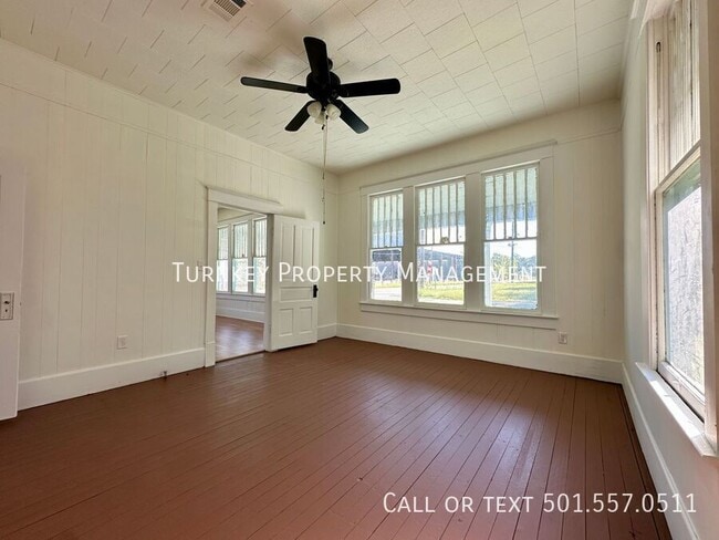 Building Photo - 502 S Florida St