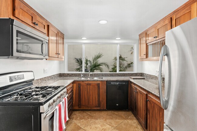 Kitchen - 2461 Geranium St