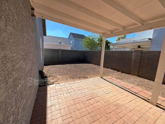 Building Photo - 441 S Maple