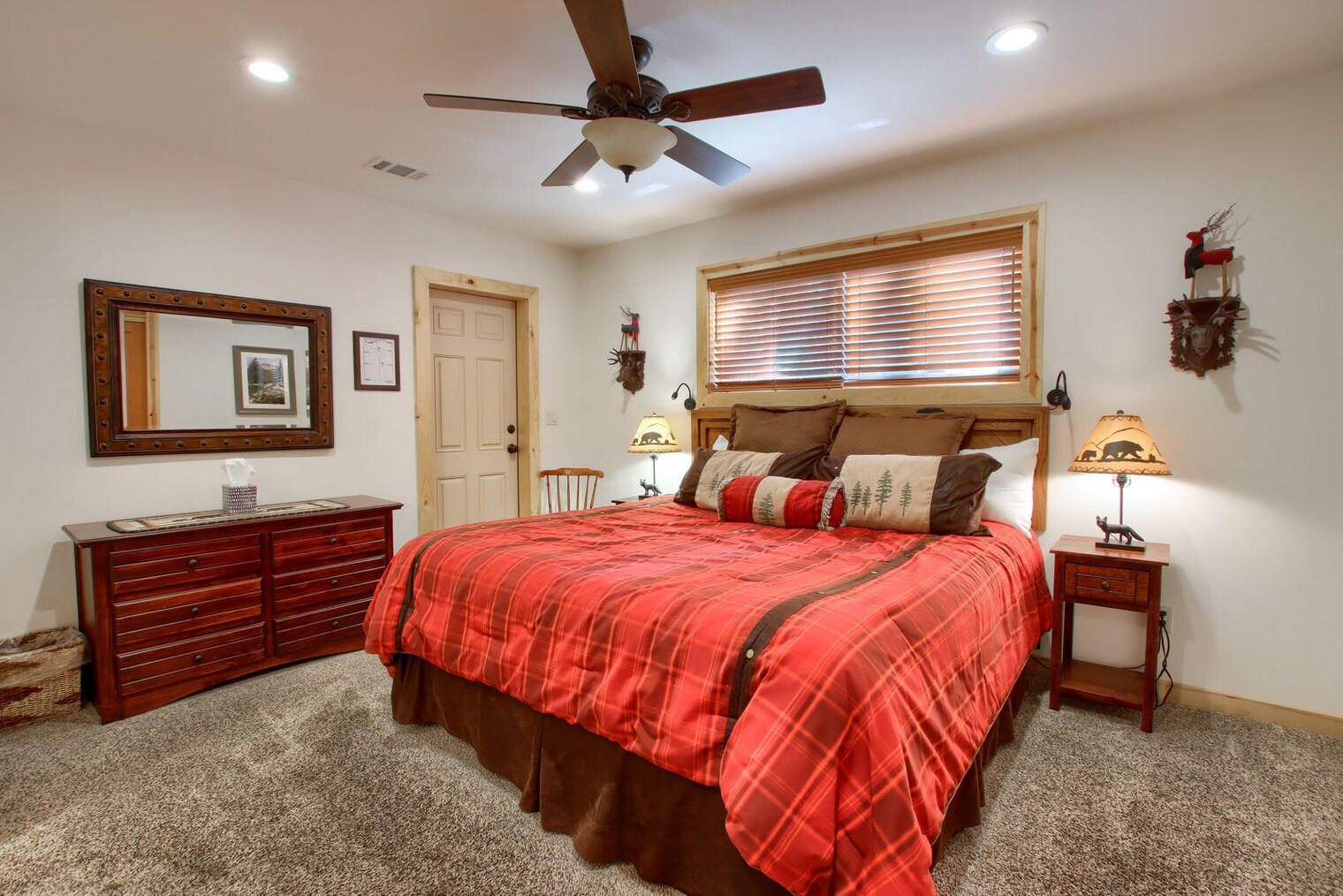 Building Photo - 8026 Larkspur Ln