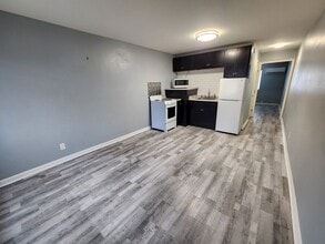 Building Photo - 1 bedroom, 1 bath apartments