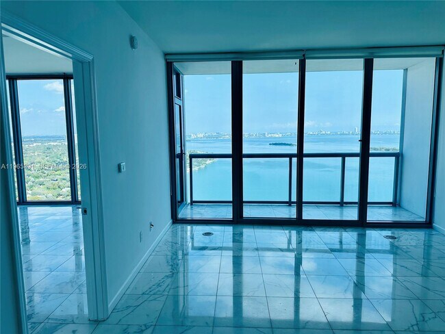 Building Photo - 601 NE 36th St