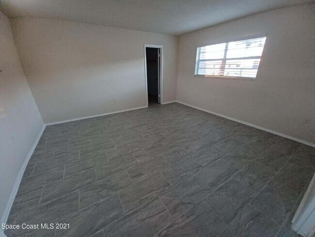 Building Photo - 3135 Shady Dell Ln