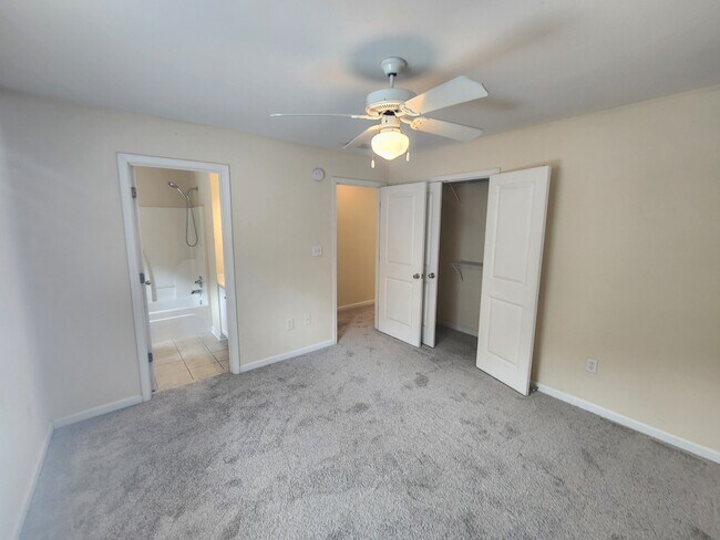 Building Photo - 130 Artisan Pl