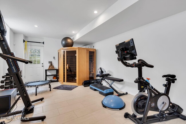 Building Photo - 213 9th Ave