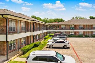 Building Photo - Vineyard Apartments