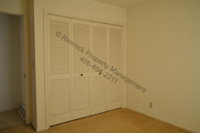 Building Photo - 4 Bedroom Heights Home