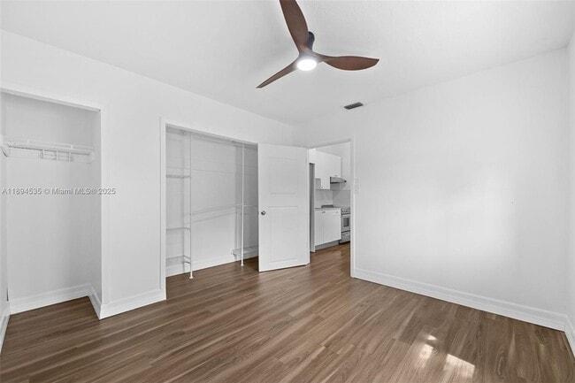Building Photo - 6381 SW 39th St