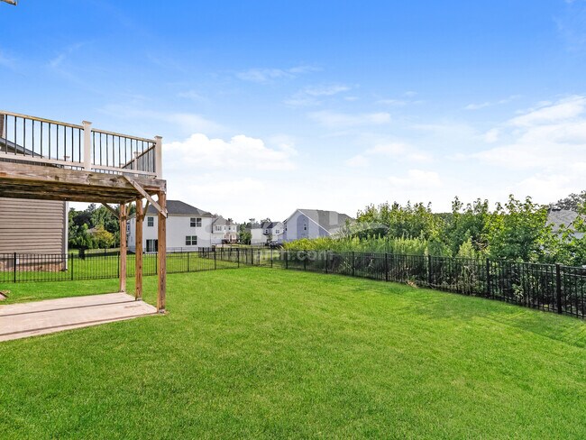 Building Photo - 5125 Canyon Creek Way