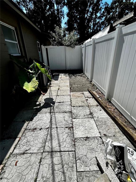 Building Photo - 15701 Waverly St