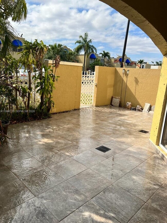 Building Photo - 365 NW 85th Ct