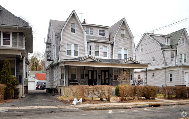 Building Photo - 133 Pelham Rd