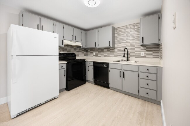 Building Photo - 15 Kimberly Ln