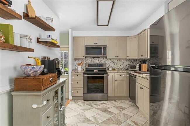 Building Photo - 147 Lyman St