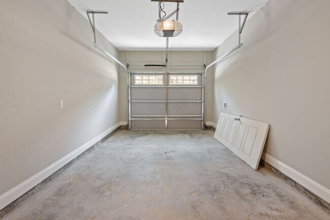 Building Photo - 70 Vining Way