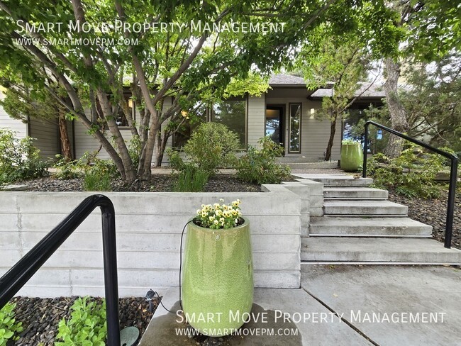 Building Photo - 945 Hearthstone Dr