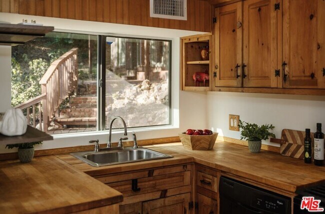 Building Photo - 517 Canon View Trail