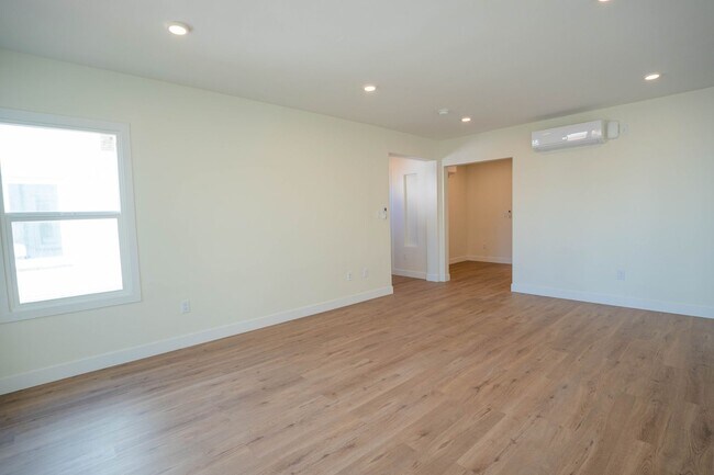 Building Photo - 1038 Westmoreland Ave