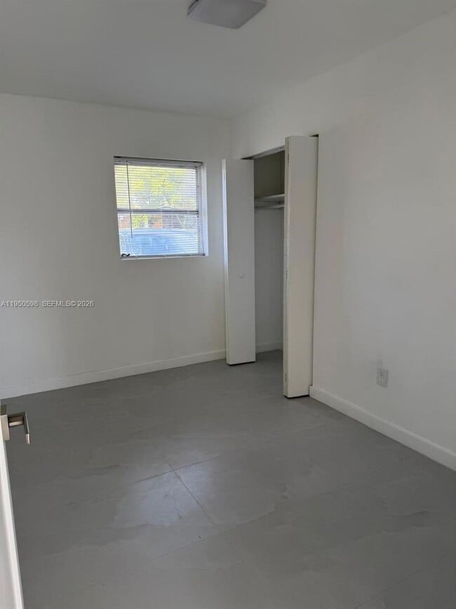 Building Photo - 1056 SW 2nd St